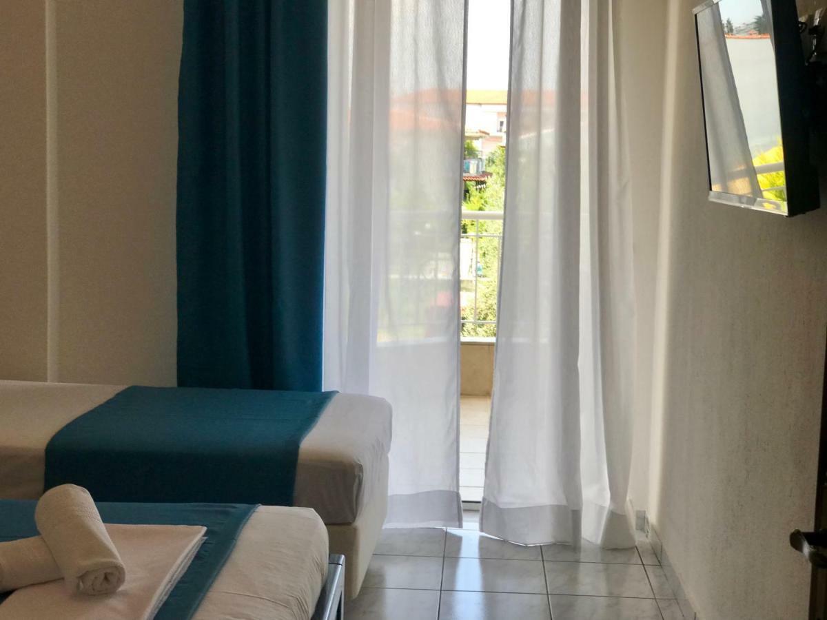 Sand & Sea Design Apartment Pefkochori Bagian luar foto